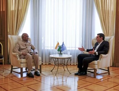 Βίντεο: Απίστευτος Τσίπρας υποδεικνύει στον Ινδό πρόεδρο να αποκαλεί τα Σκόπια «Βόρεια Μακεδονία»!